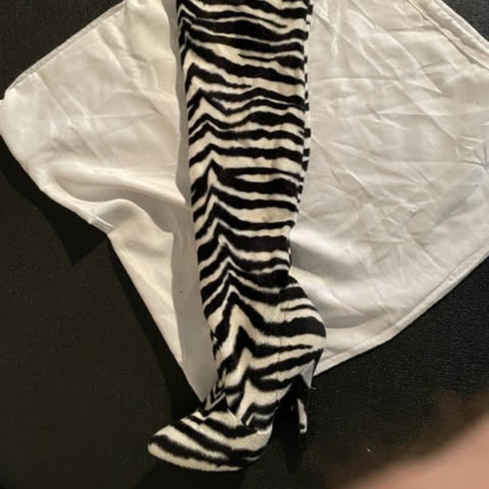 7.5  Lot of 2 pairs of RARE thigh high Boots, from Y2K,  UK 5